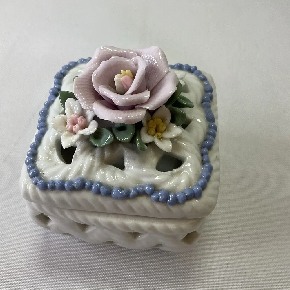 Vintage Capodimonte Porcelain Square Basket W Roses Vanity Jewelry Trinket ‎ Box